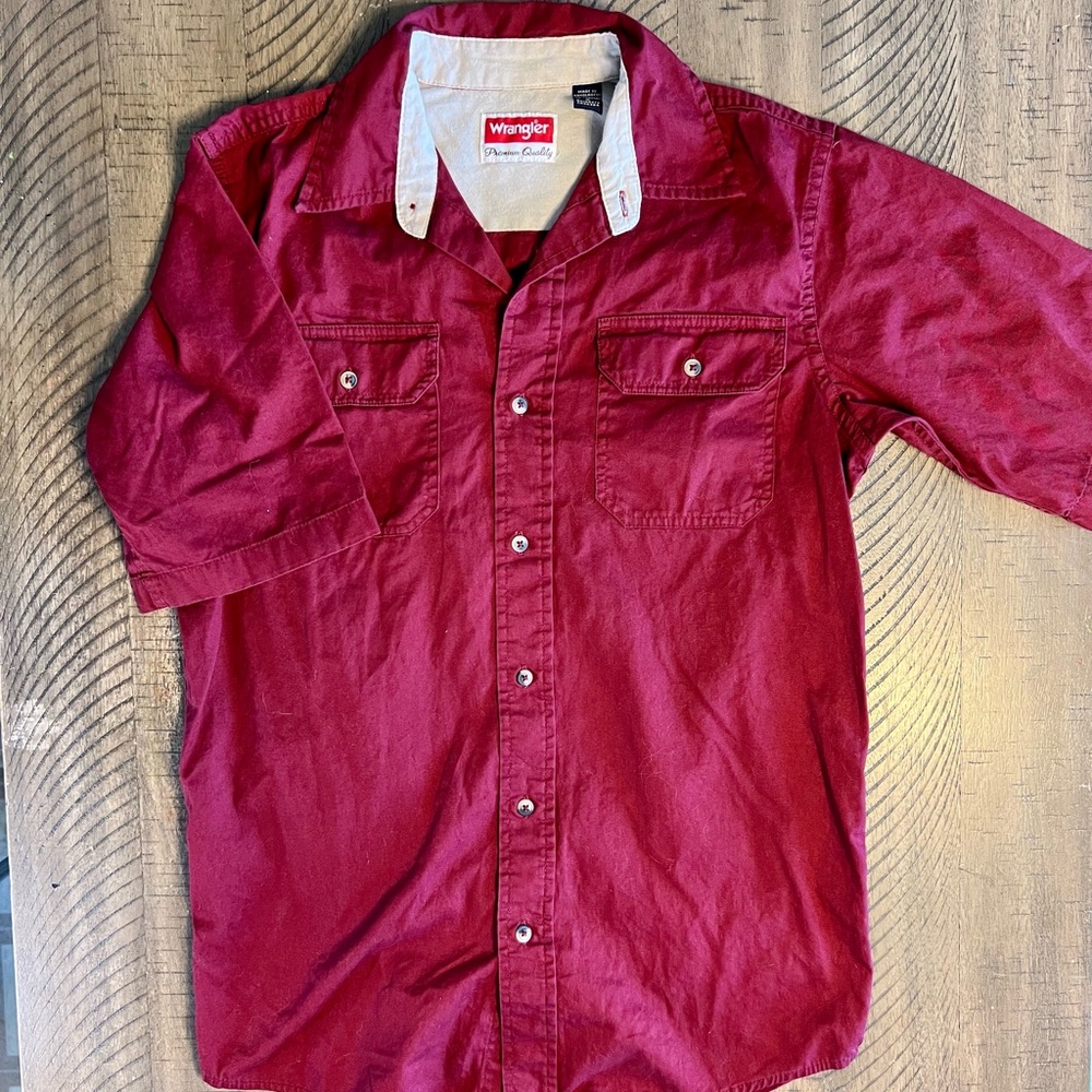 Wrangler men’s cotton shirt size Small - maroon
